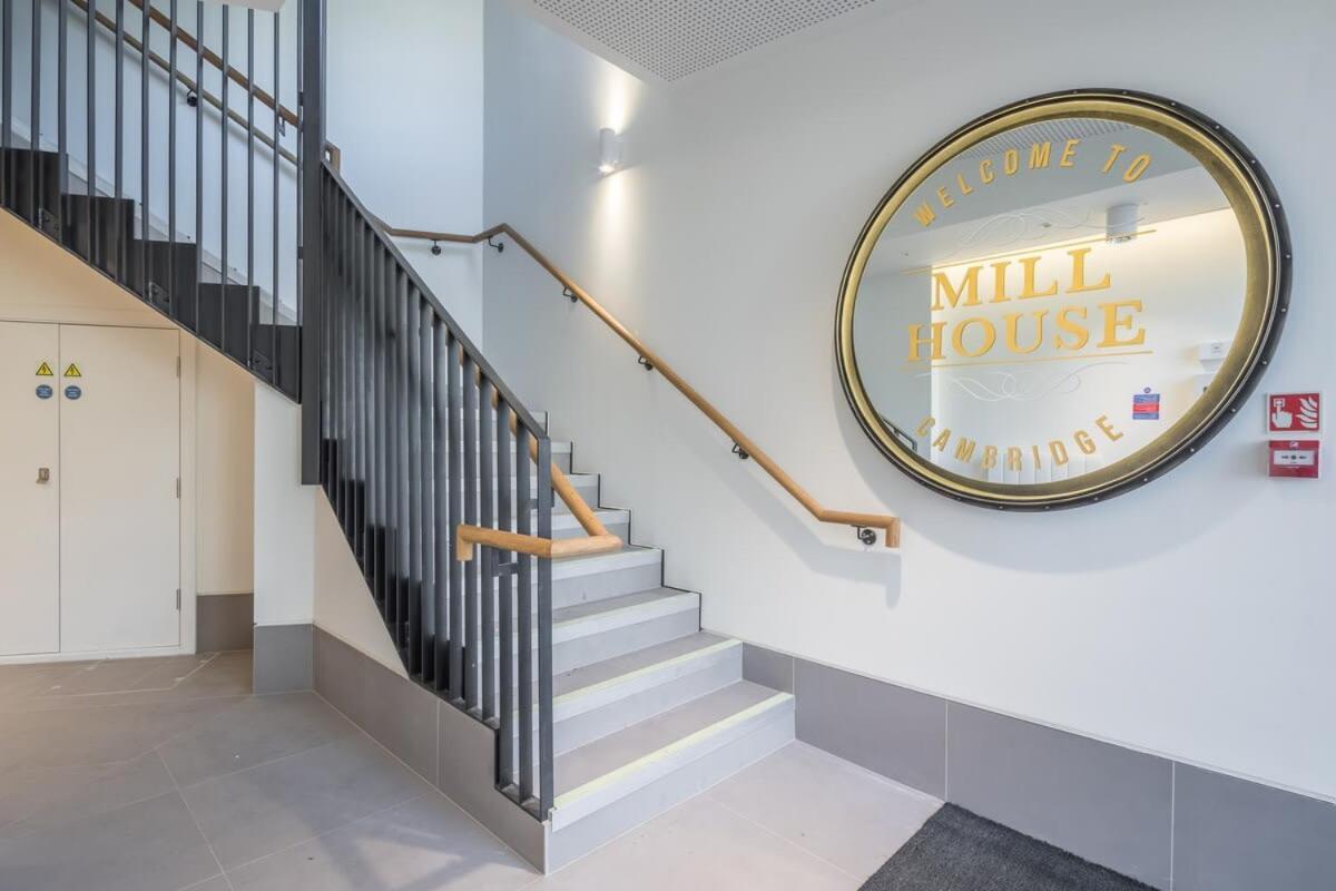 Luxurious Central Apartment With Balcony Cambridge  Exterior photo