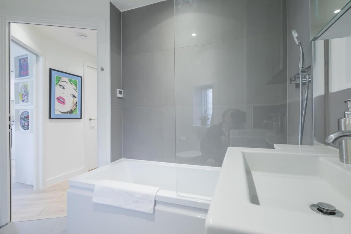 Luxurious Central Apartment With Balcony Cambridge  Exterior photo