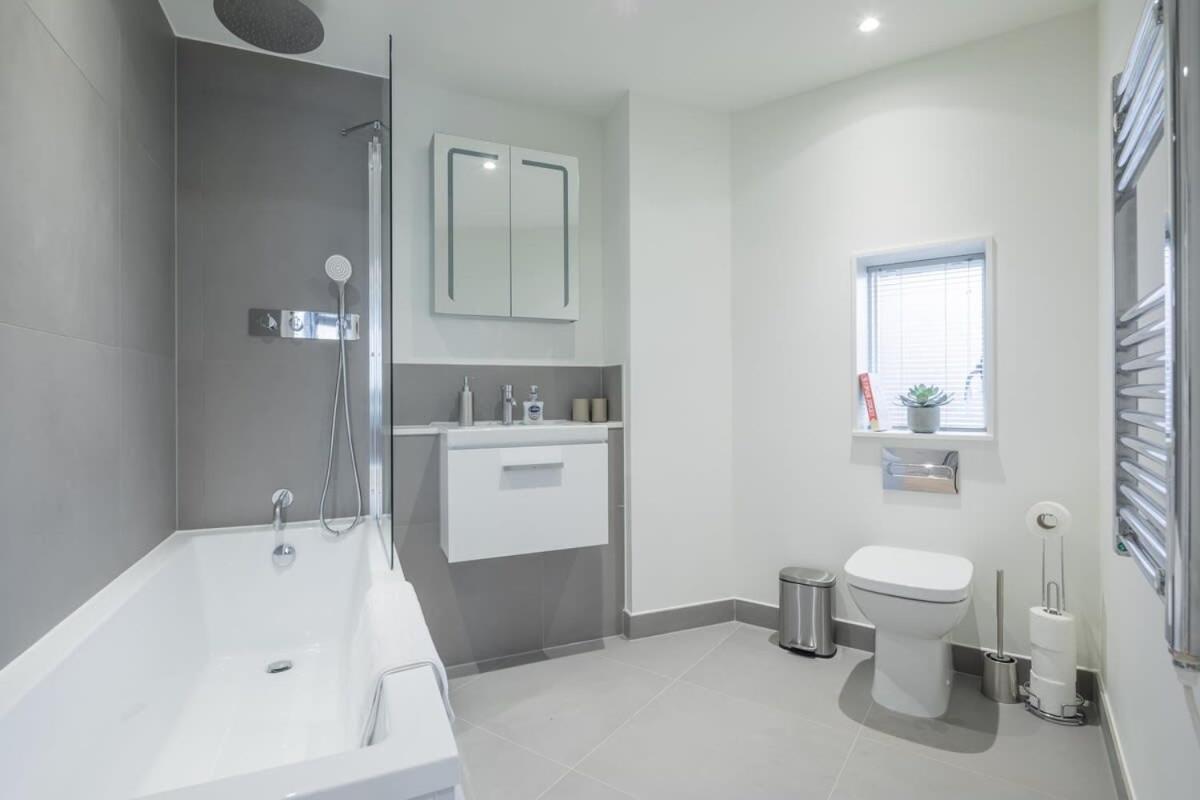Luxurious Central Apartment With Balcony Cambridge  Exterior photo